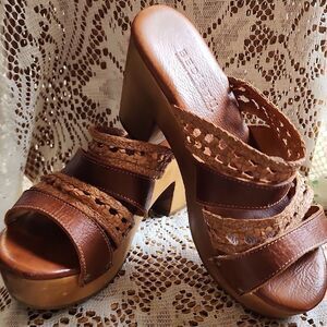Bed/Stu Crystal Wood Platform Tan Rustic Bone Size 10 Heels